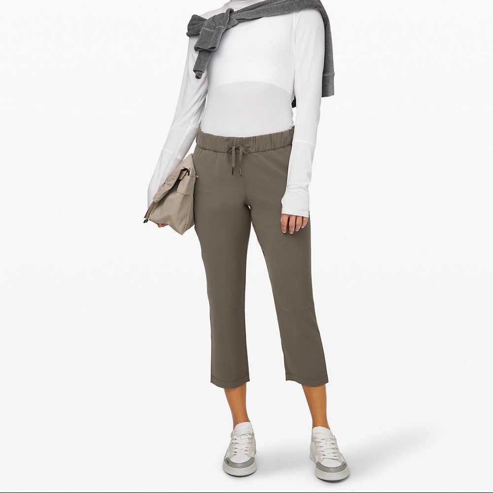 Lululemon on the fly crop pants- they aresoldout! - Picture 2 of 10